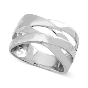SIZE 6 AND NOW THIS Polished Criss-Cross Ring in Silver-Plate